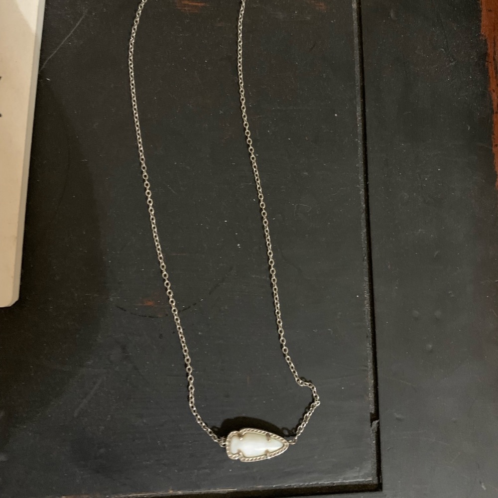 Kendra Scott Skyler white necklace